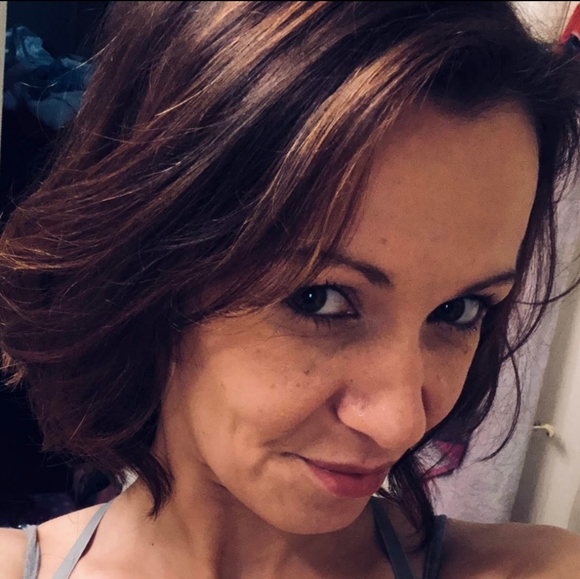 Meet your Posher, Kathryn (Kat) - Picture 9 of 10